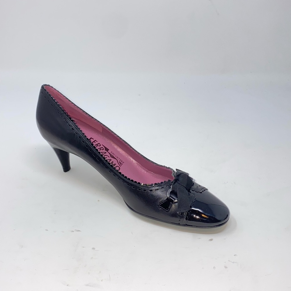 ❤️Salvatore Ferragamo VTG Pumps. Never worn. Size 6AA - Picture 3 of 11